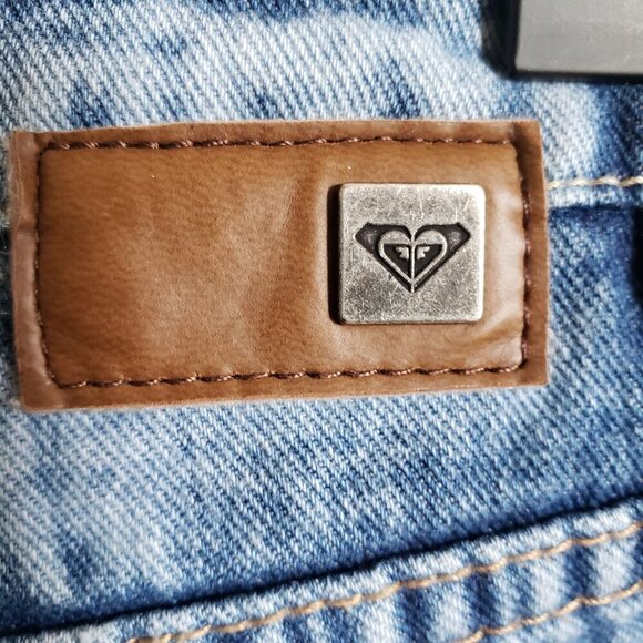 Roxy Button Fly Cuffed Boyfriend Fit Denim Jean Shorts Blue Size Womens 25 Beach - Picture 6 of 7